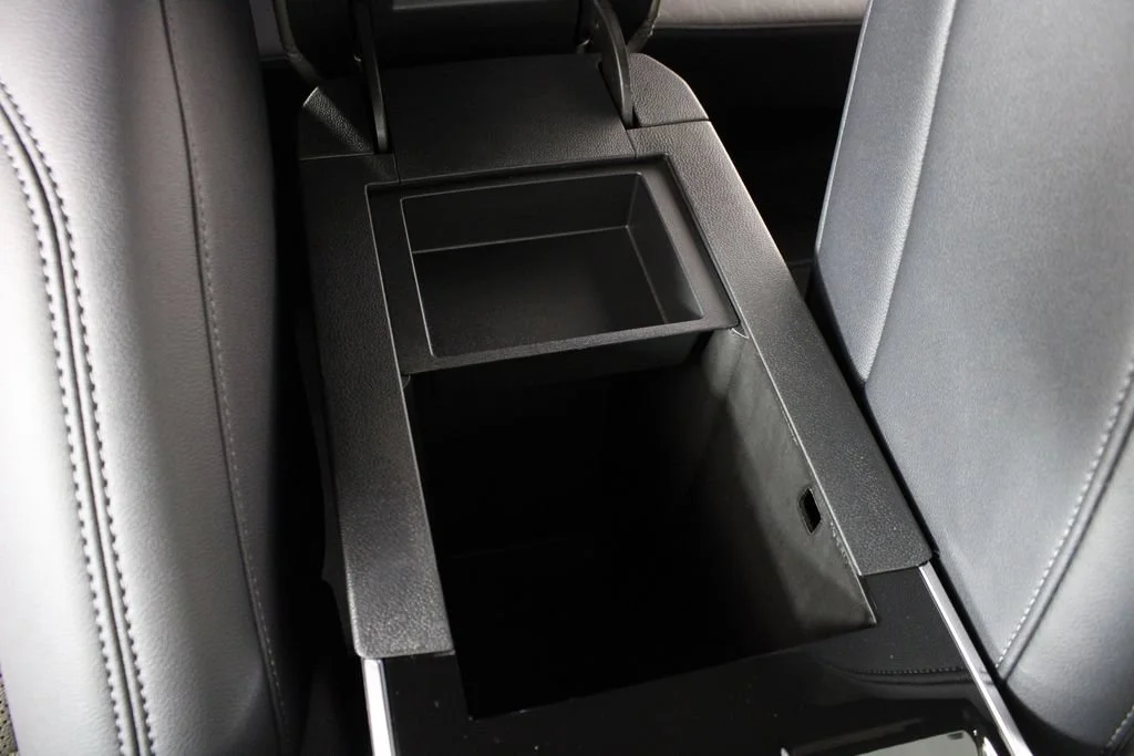 New 2027 Summit White Chevrolet LT image 19