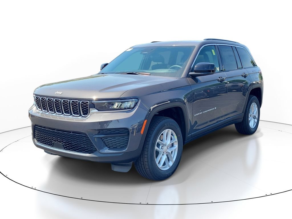 New 2026 Baltic Gray Metallic Clear-Coat Exterior Paint Jeep Laredo X image 2