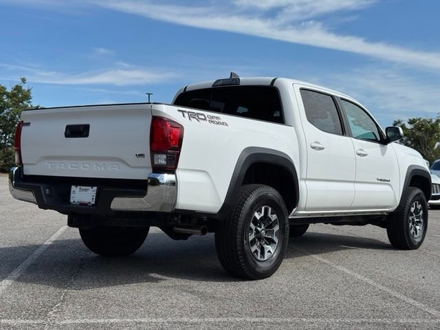 Used 2018 White Toyota TRD Off-Road image 9