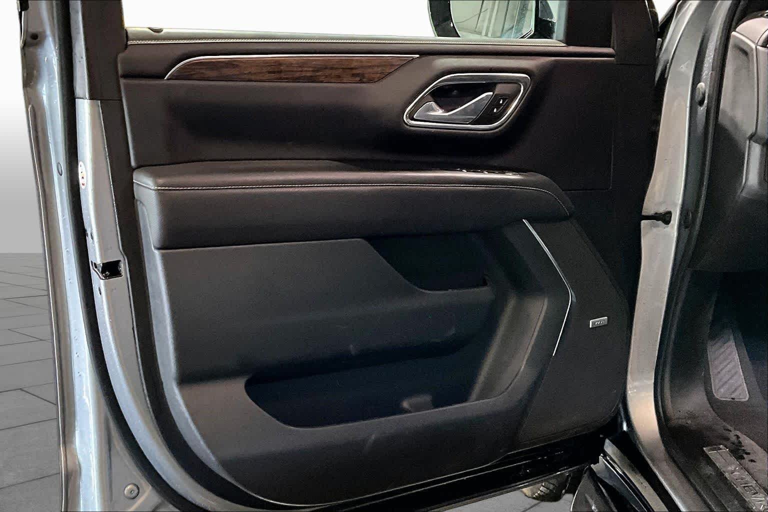 Used 2023 Sterling Gray Metallic Chevrolet Premier image 21