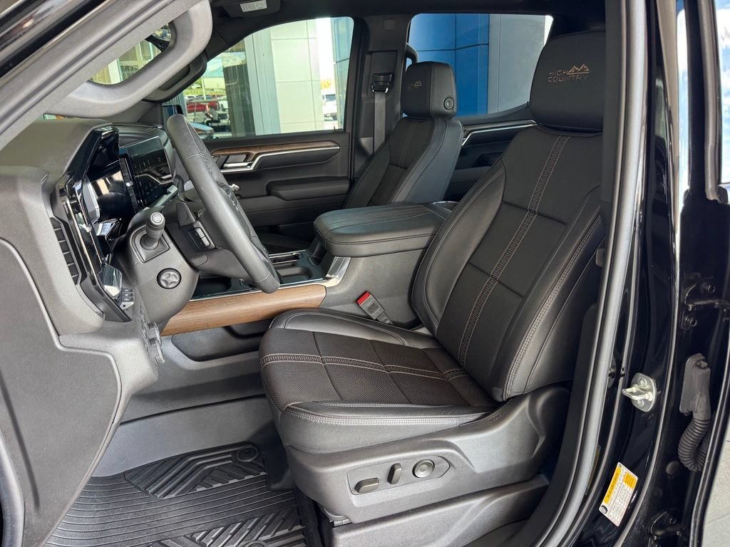 Used 2025 Black Chevrolet High Country image 18
