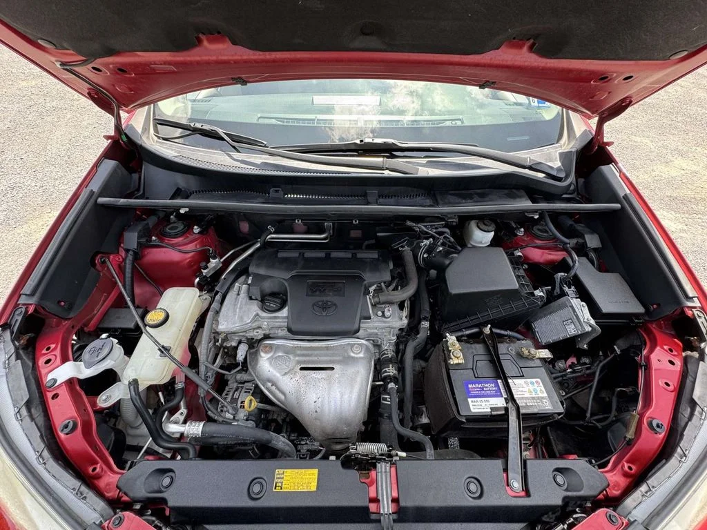 Used 2014 Red Toyota XLE image 13