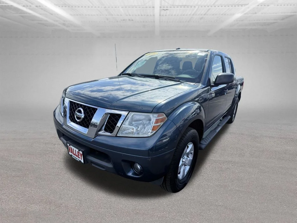 Used 2013 Blue Nissan SV image 10