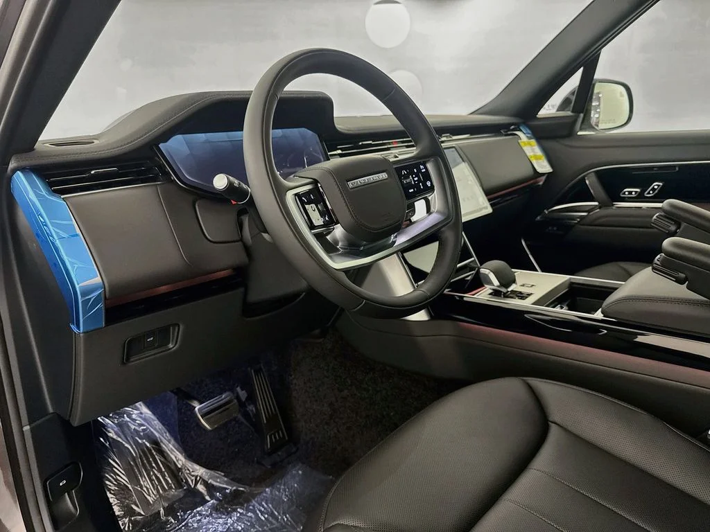 New 2026 Charente Grey Land Rover SE image 9