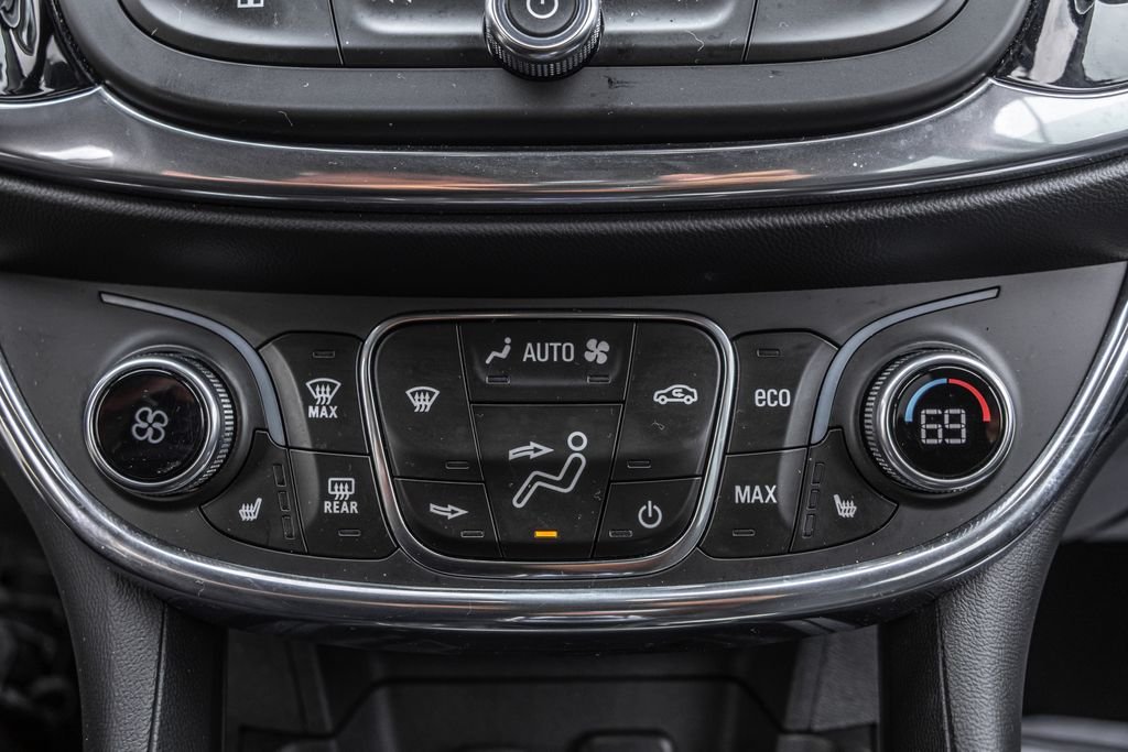 Used 2017 Black Chevrolet Premier image 19