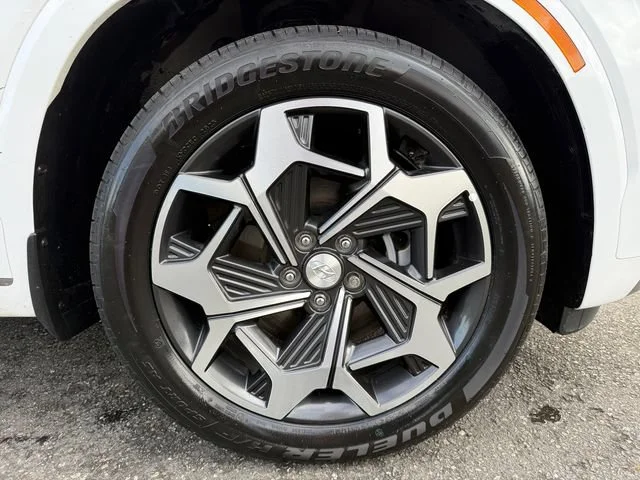 Used 2022 Hyper White Hyundai Calligraphy image 9