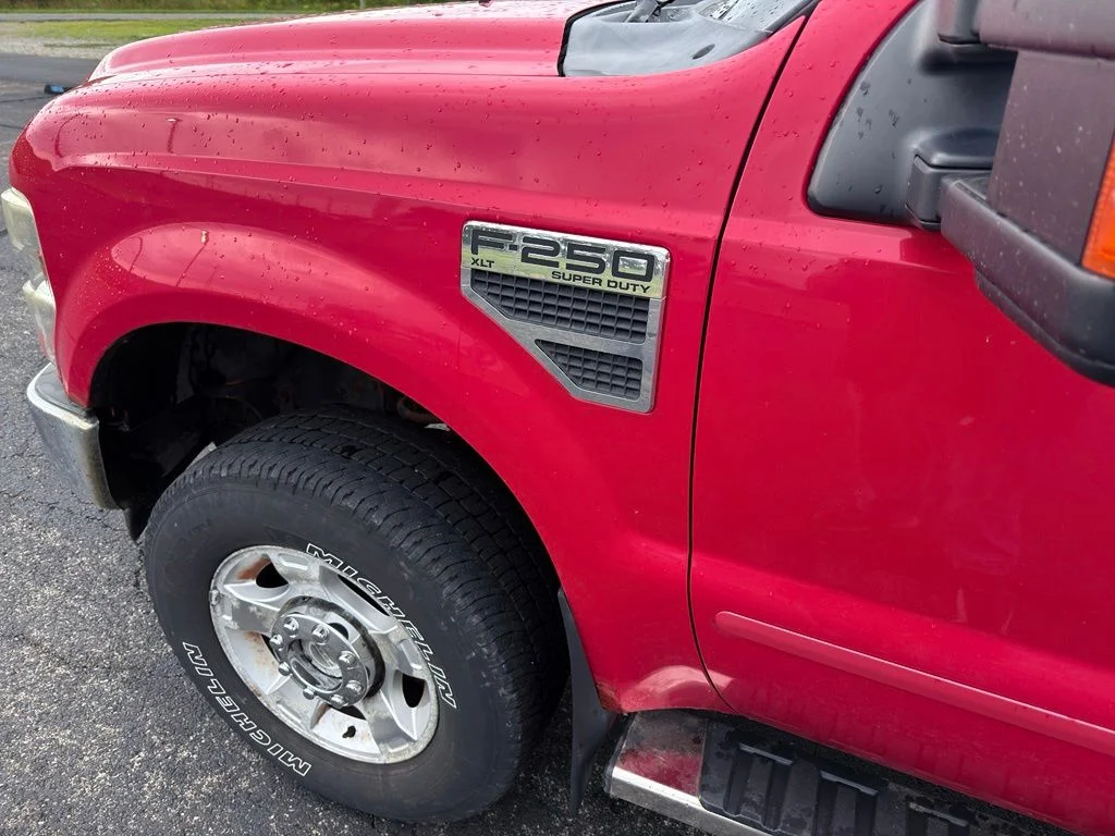 Used 2010  Ford XL image 15