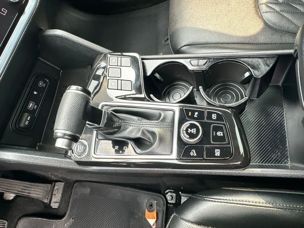 Used 2023 Black Kia X-Line image 17