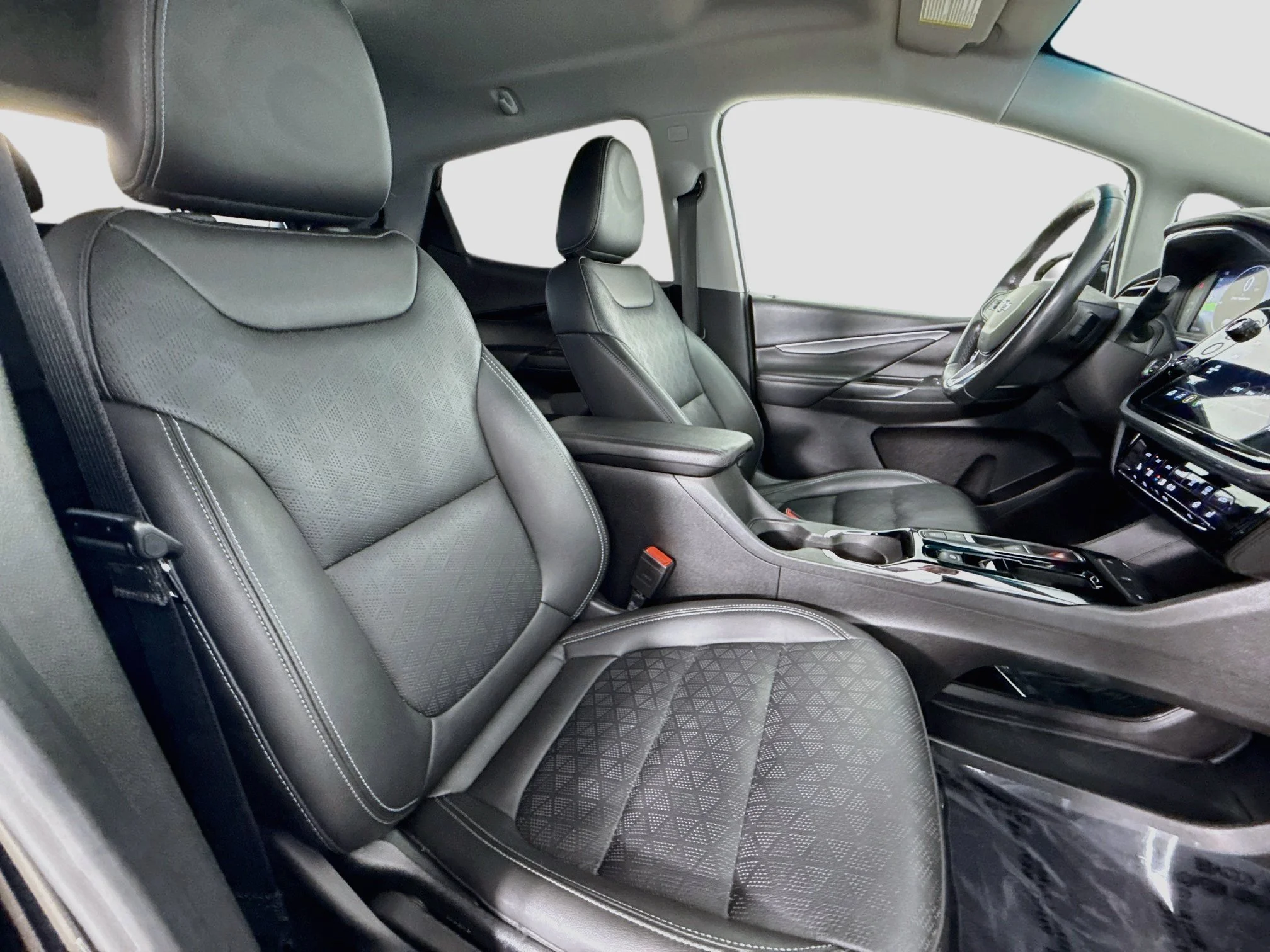 Used 2023 MOSAIC BLACK METALLIC Chevrolet 2LT image 29