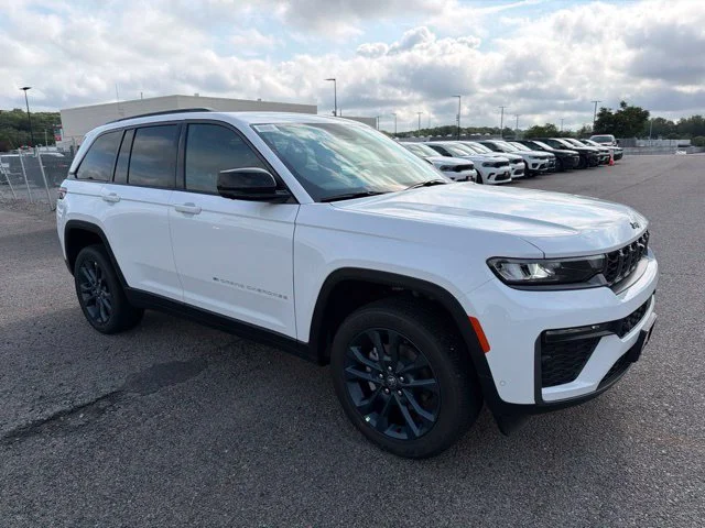 New 2026 White Jeep  image 1