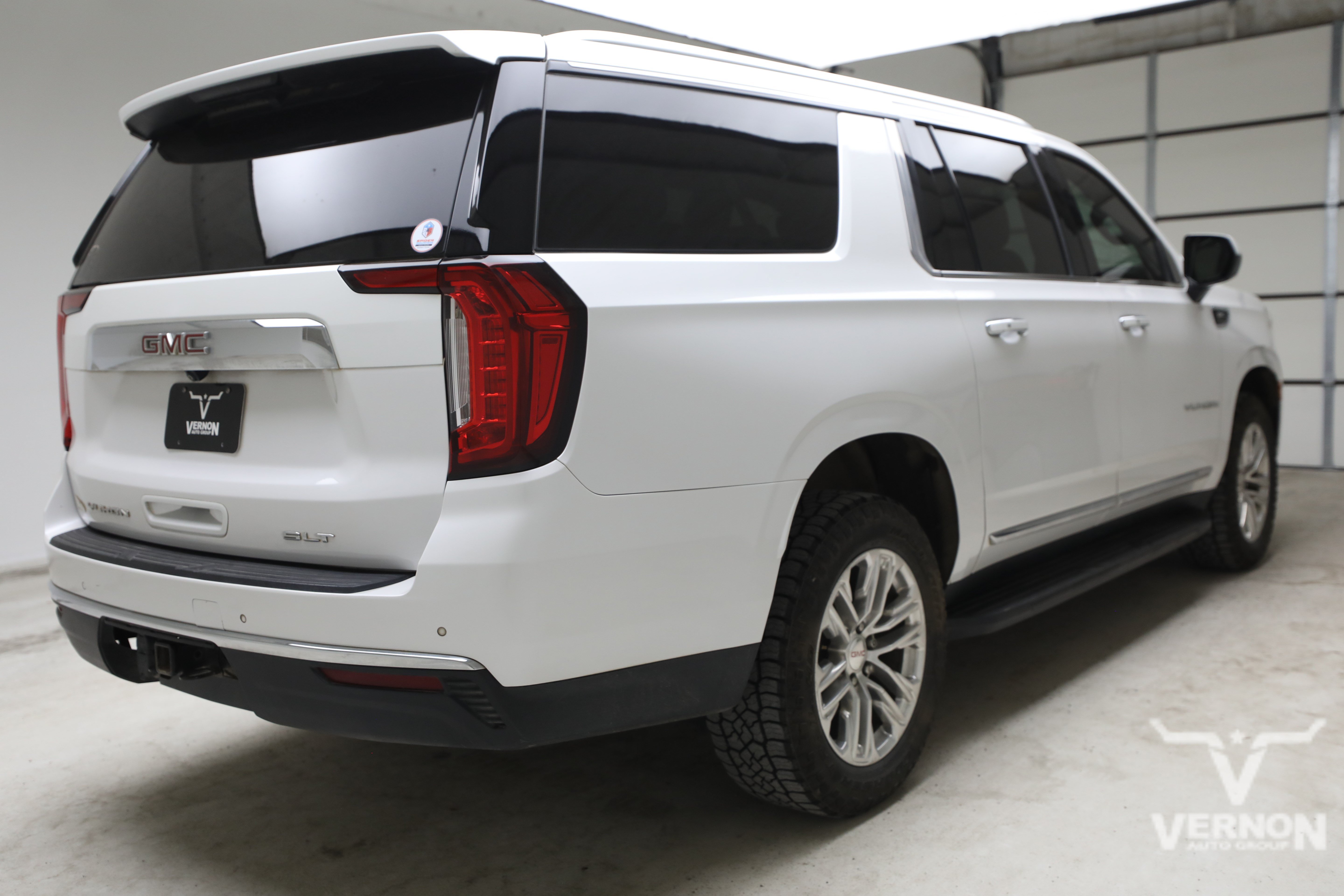 Used 2023 White Frost Tricoat GMC Y image 4
