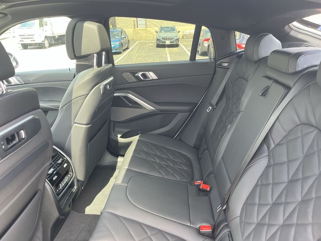 New 2027 Alpine White BMW xDrive40i image 23