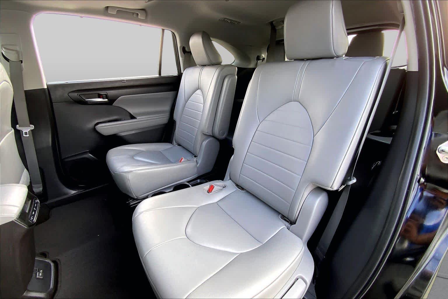 Used 2023 Midnight Black Metallic Toyota Hybrid XLE image 20