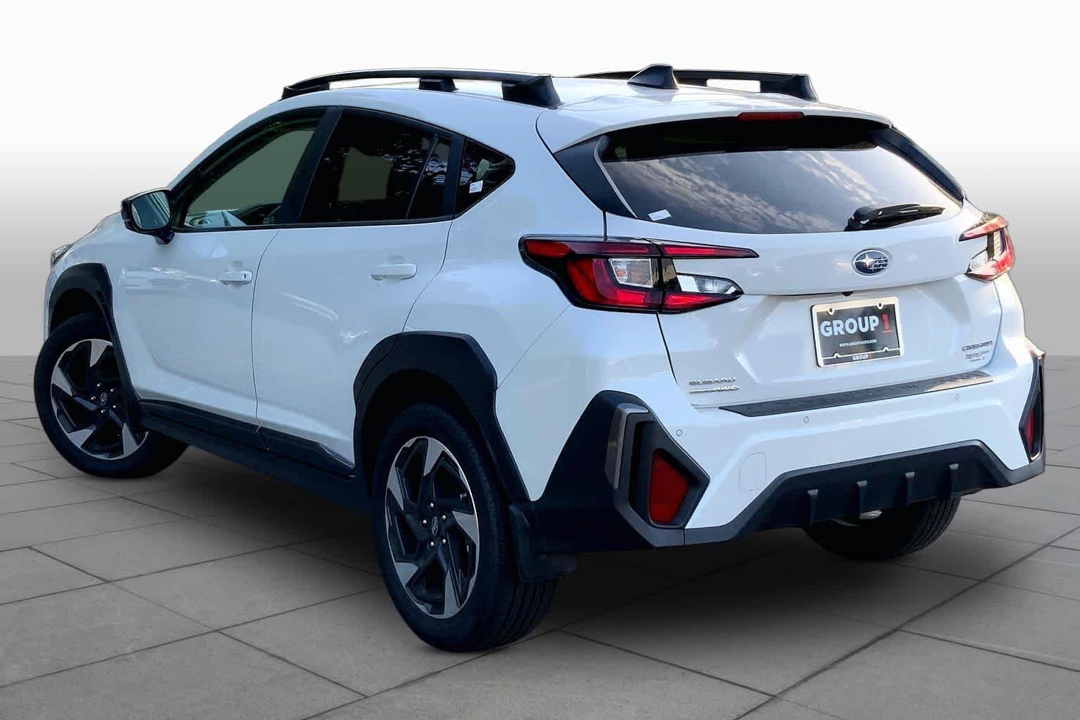 Used 2025 Crystal White Pearl Subaru Limited image 11