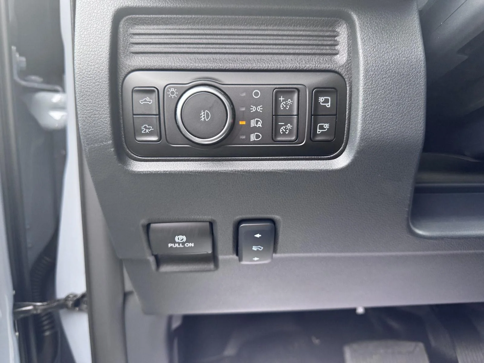 Used 2026 Glacier Gray Metallic Tri-Coat Ford Lariat image 14