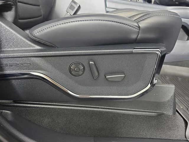Used 2026 Black Metallic Ford Platinum image 33