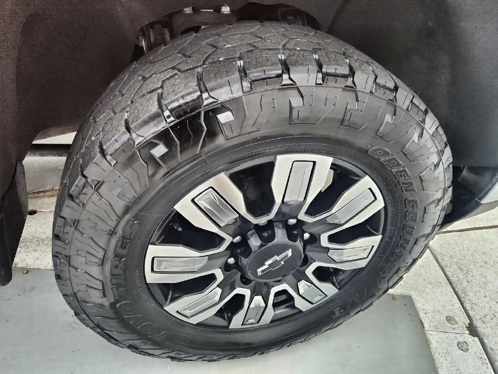 Used 2024 Red Chevrolet LTZ image 27