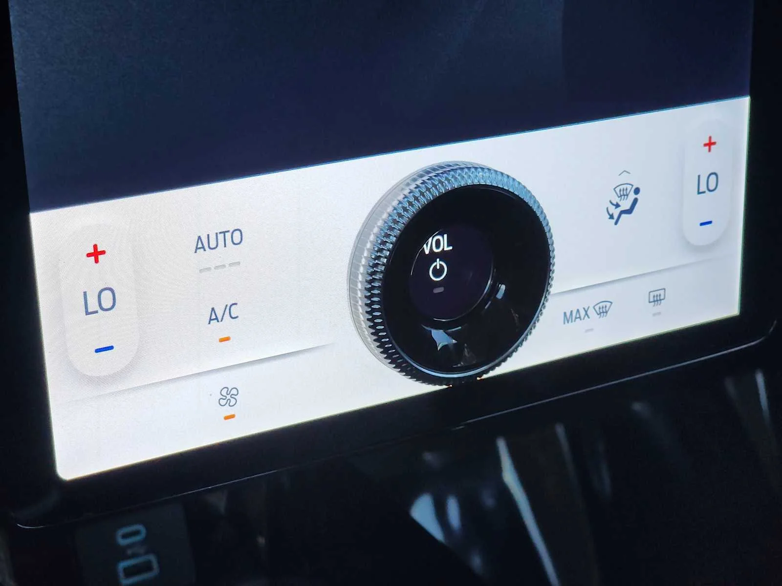 Used 2023 Vapor Blue Metallic Ford Select image 15