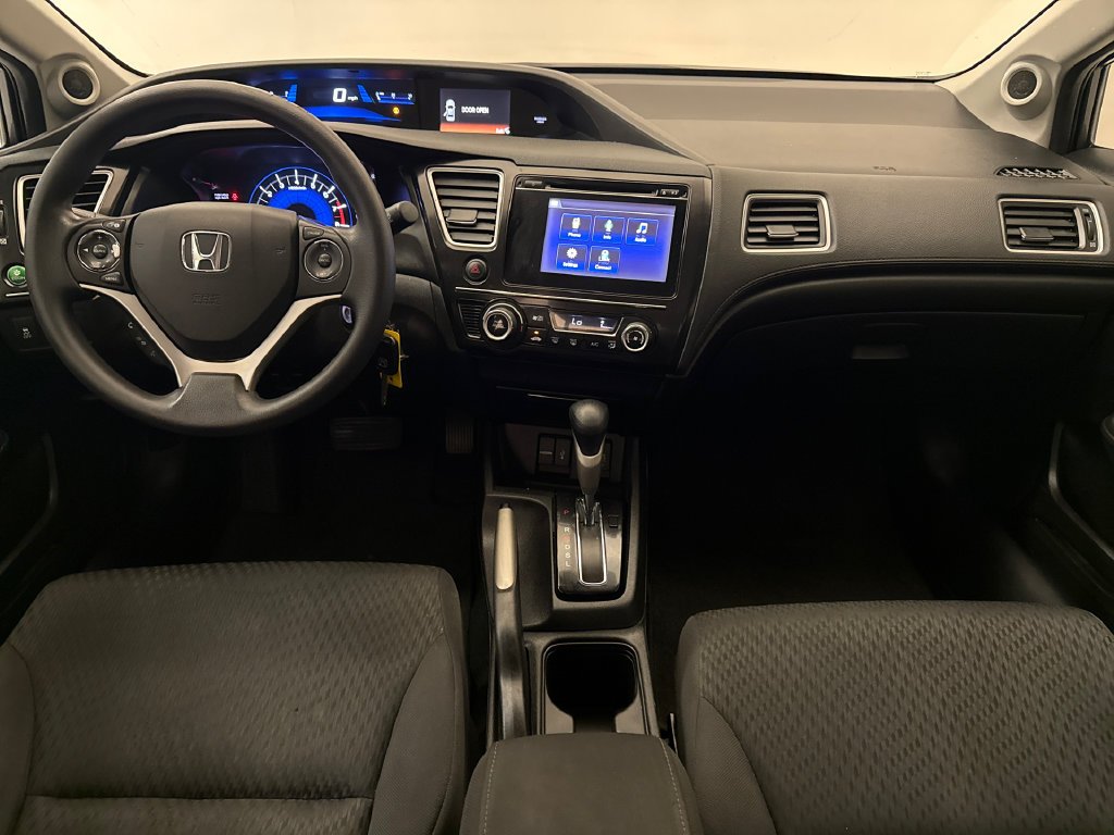Used 2015 Alabaster Silver Metallic Honda SE image 11