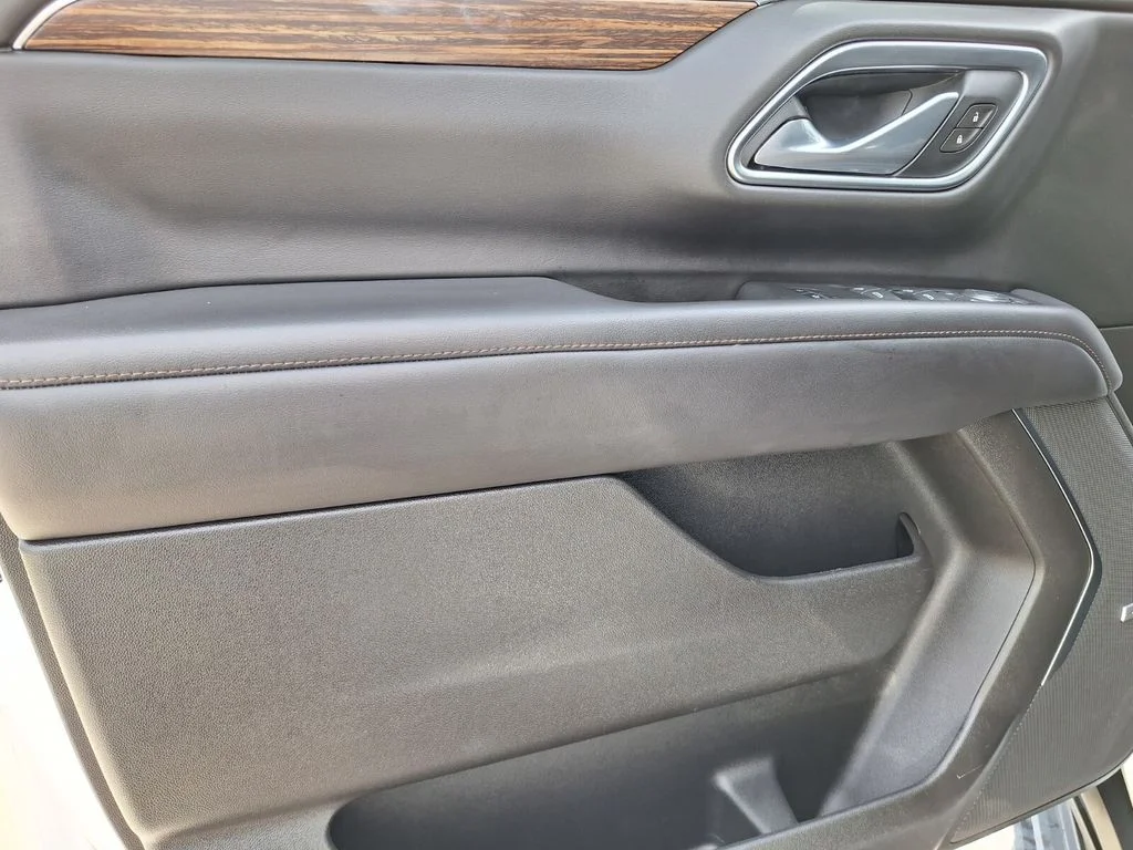 Used 2021 White Chevrolet High Country image 36