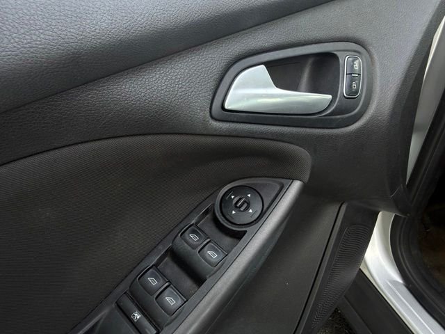 Used 2015 Silver Ford SE image 11