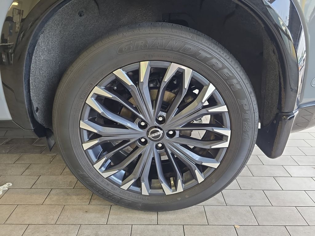 Used 2024 Gray Nissan Platinum image 36