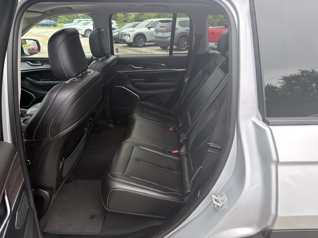 Used 2024 Silver Jeep 4xe image 14