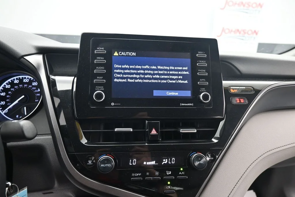 2022 Toyota Camry SE - Photo 21