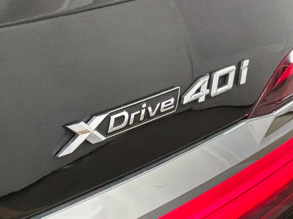 Used 2022 Jet Black BMW xDrive40i image 25