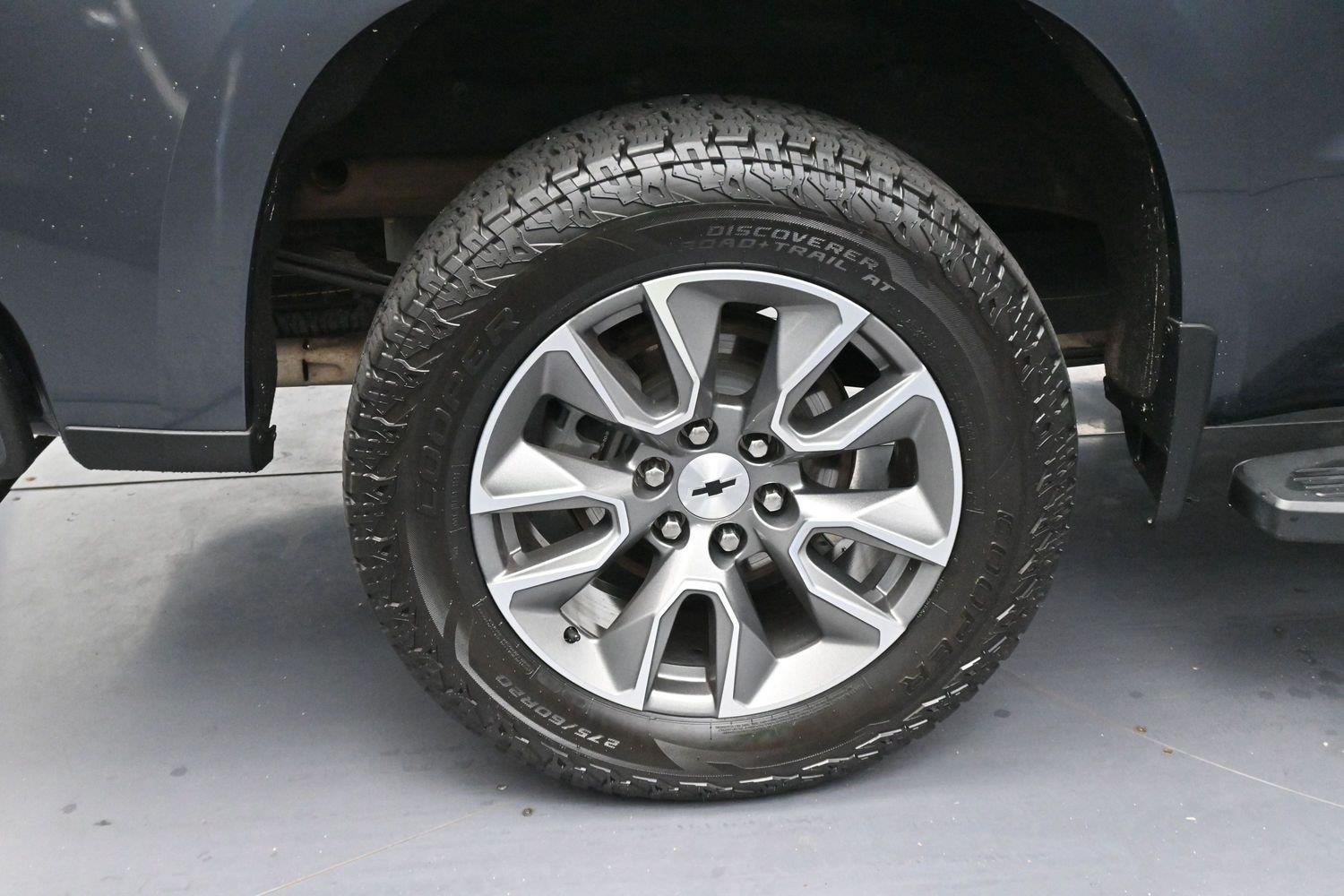 Used 2021 SHADOW GRAY METALLIC Chevrolet RST image 32