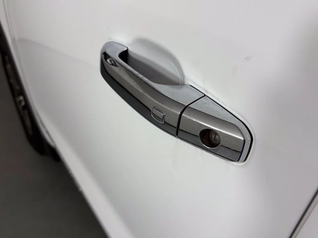 Used 2025 Summit White GMC SLT image 14