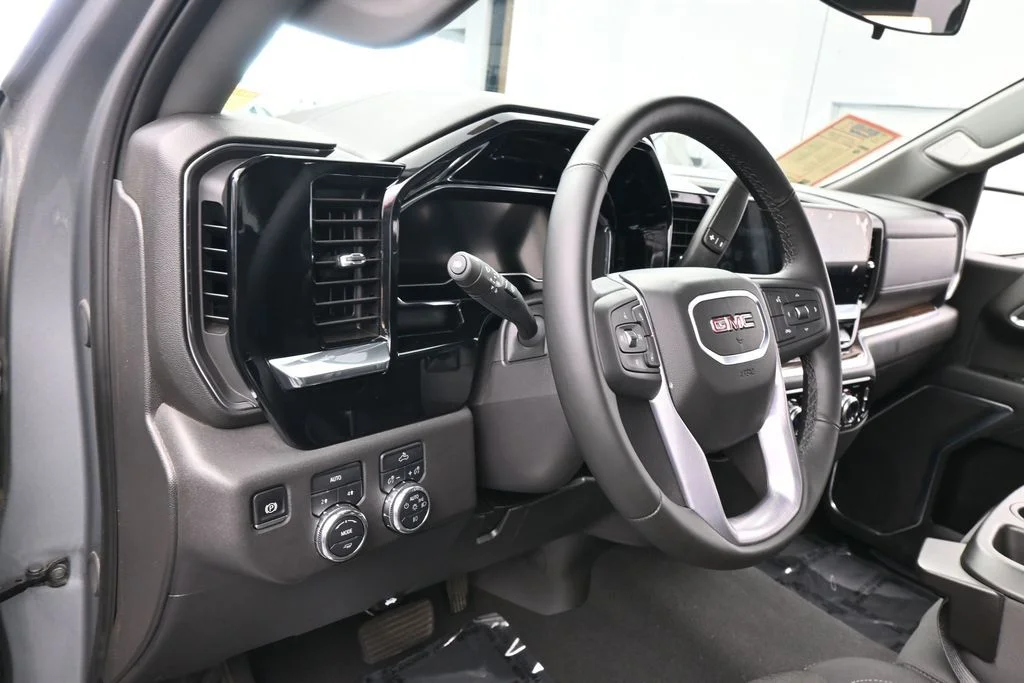 Used 2025 Sterling Metallic GMC Elevation image 14