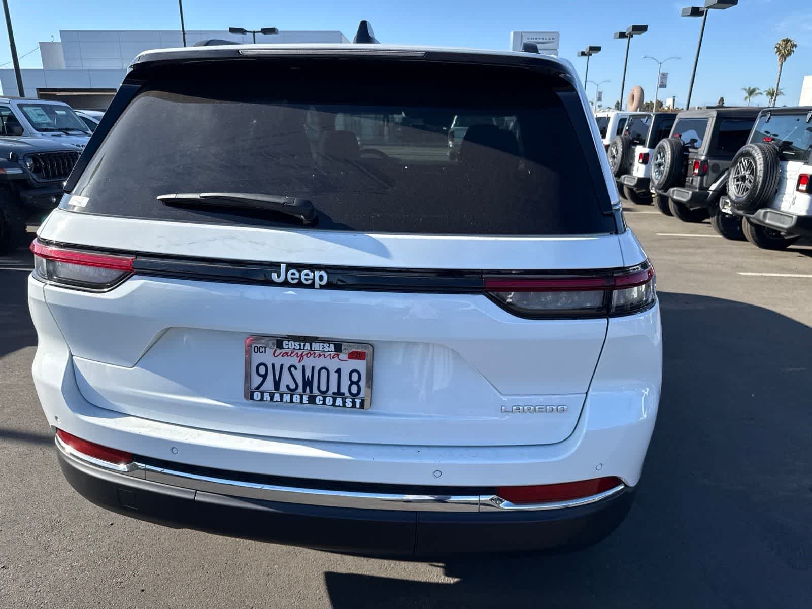 Used 2025 Bright White Clearcoat Jeep Laredo X image 17