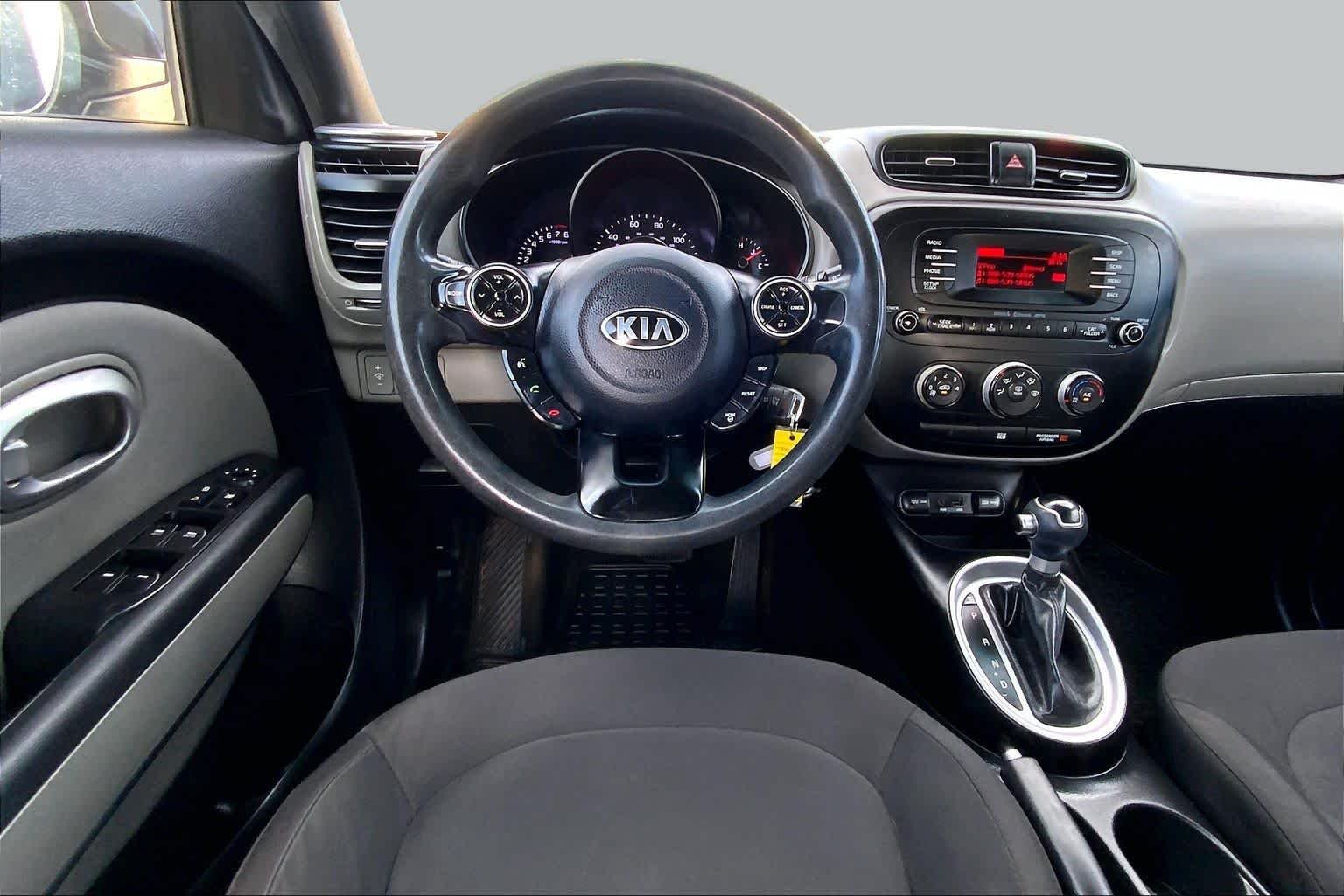 Used 2014 Titanium Gray Kia Base image 6
