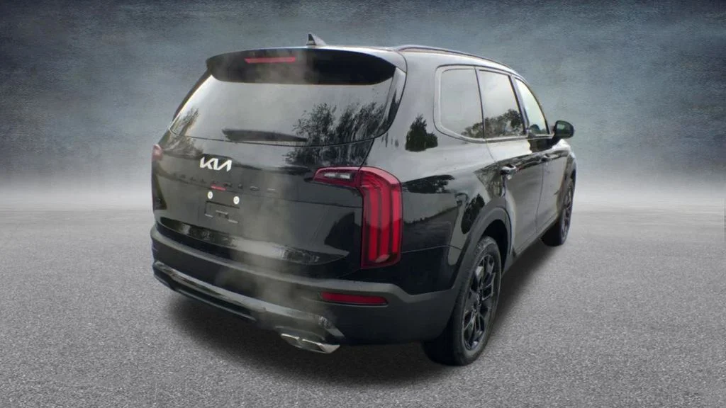 Used 2022 Black Kia EX image 22