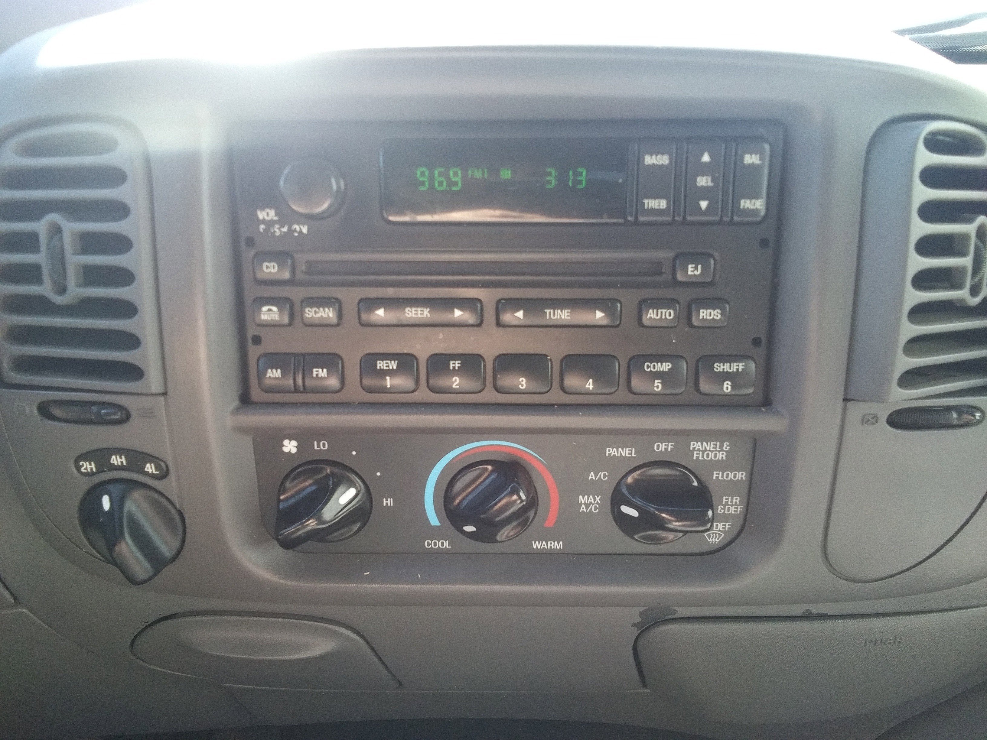 Used 2001 Silver Ford  image 15