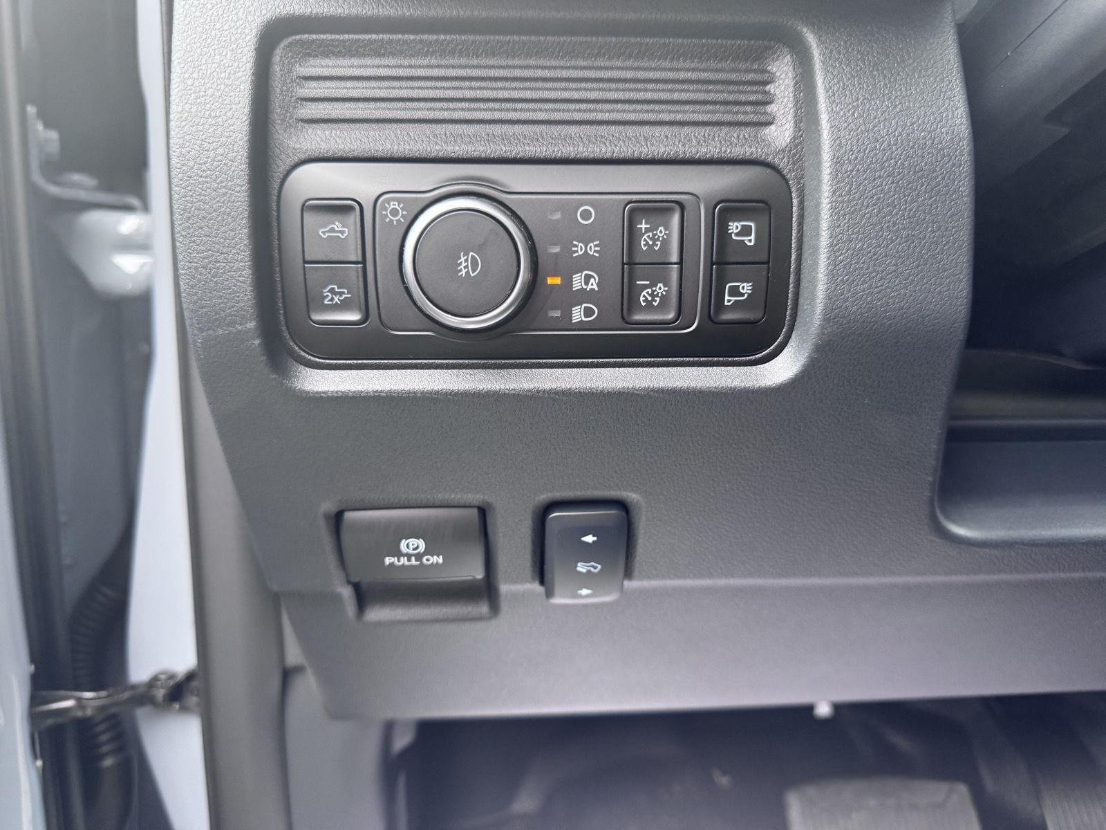 Used 2026 Glacier Gray Metallic Tri-Coat Ford Lariat image 14