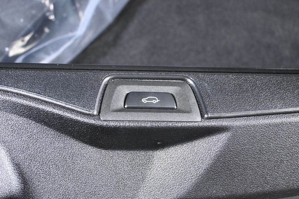 New 2026 Black Sapphire Metallic BMW Competition image 39