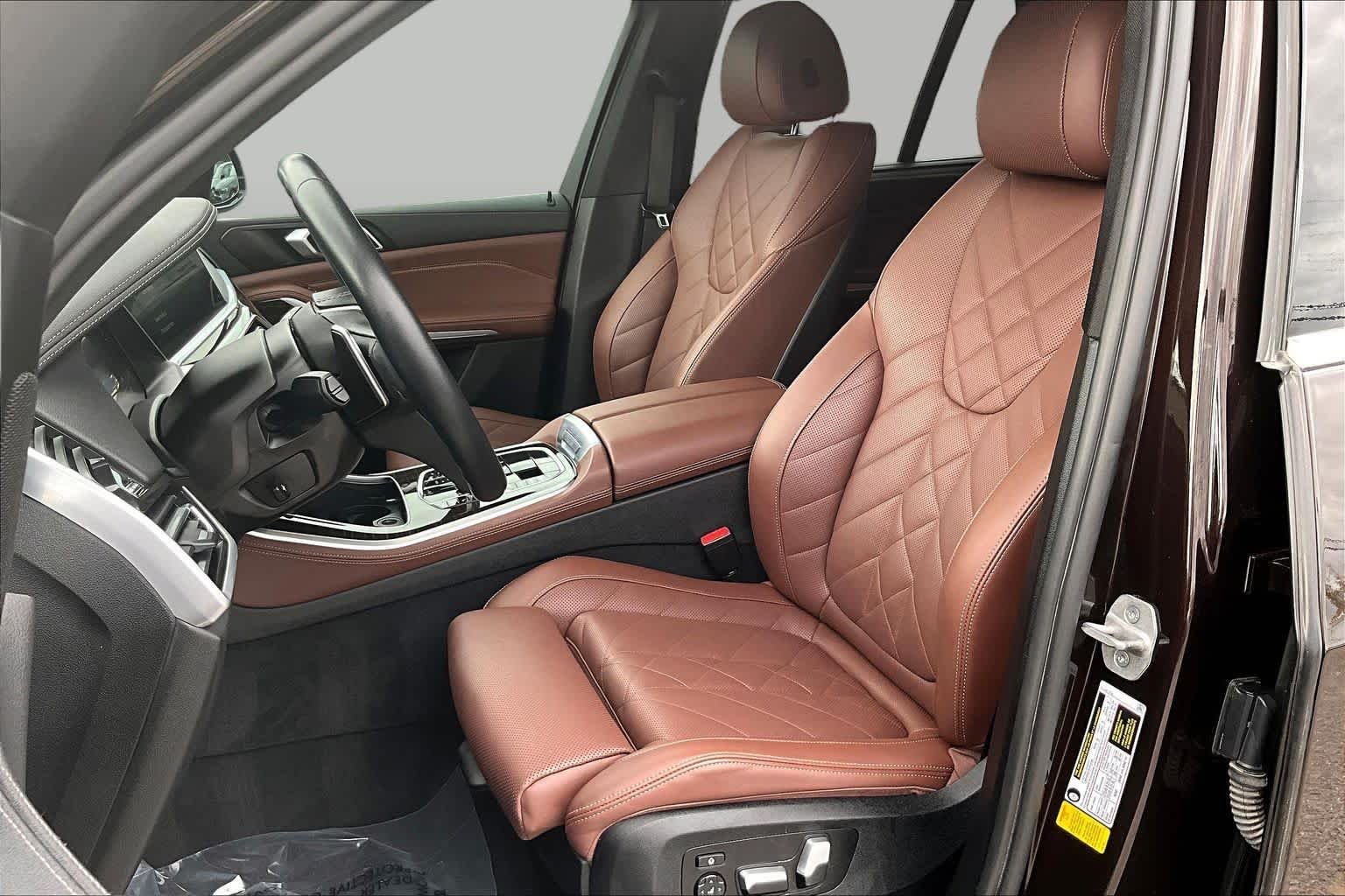 Used 2023 Sparkling Brown Metallic BMW sDrive40i image 7