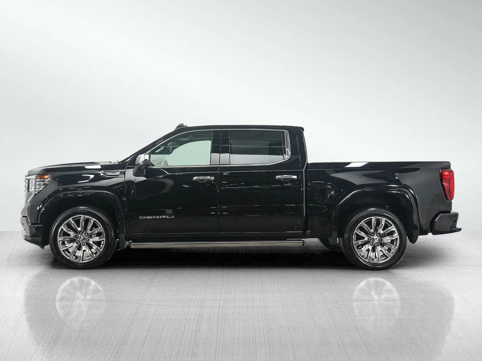 Used 2024 GMC Sierra 1500 Denali Denali with VIN 1GTUUGEL8RZ159035 for sale in Roseville, Minnesota