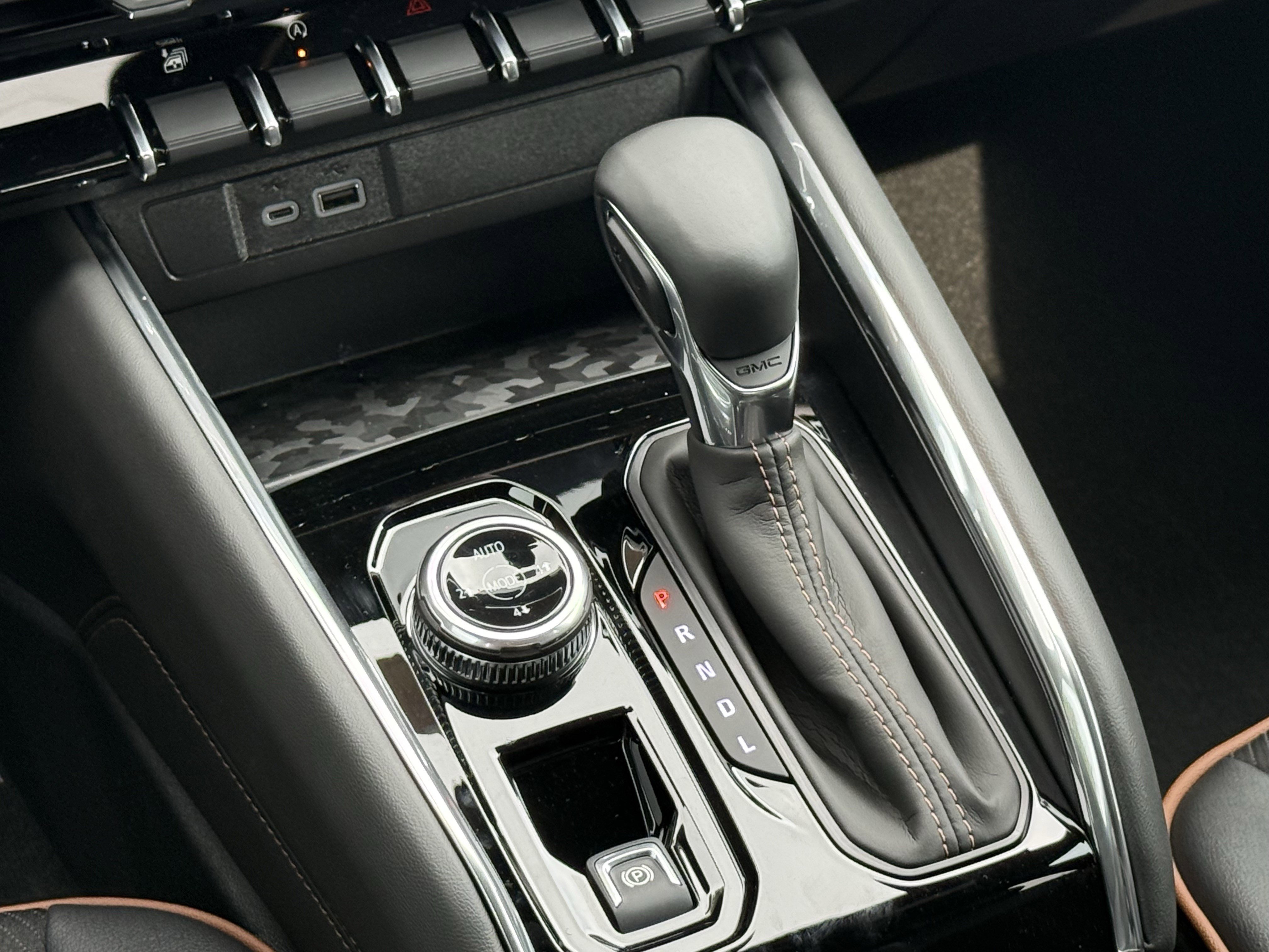 2026 GMC Canyon AT4 - Photo 14