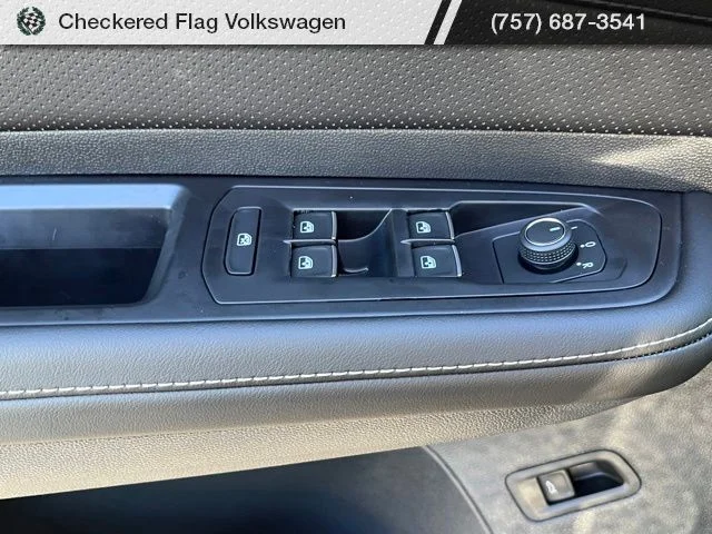 New 2026 Black Volkswagen 2.0T SE w/Technology image 19