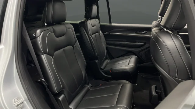 Used 2024 Silver Jeep Limited image 26