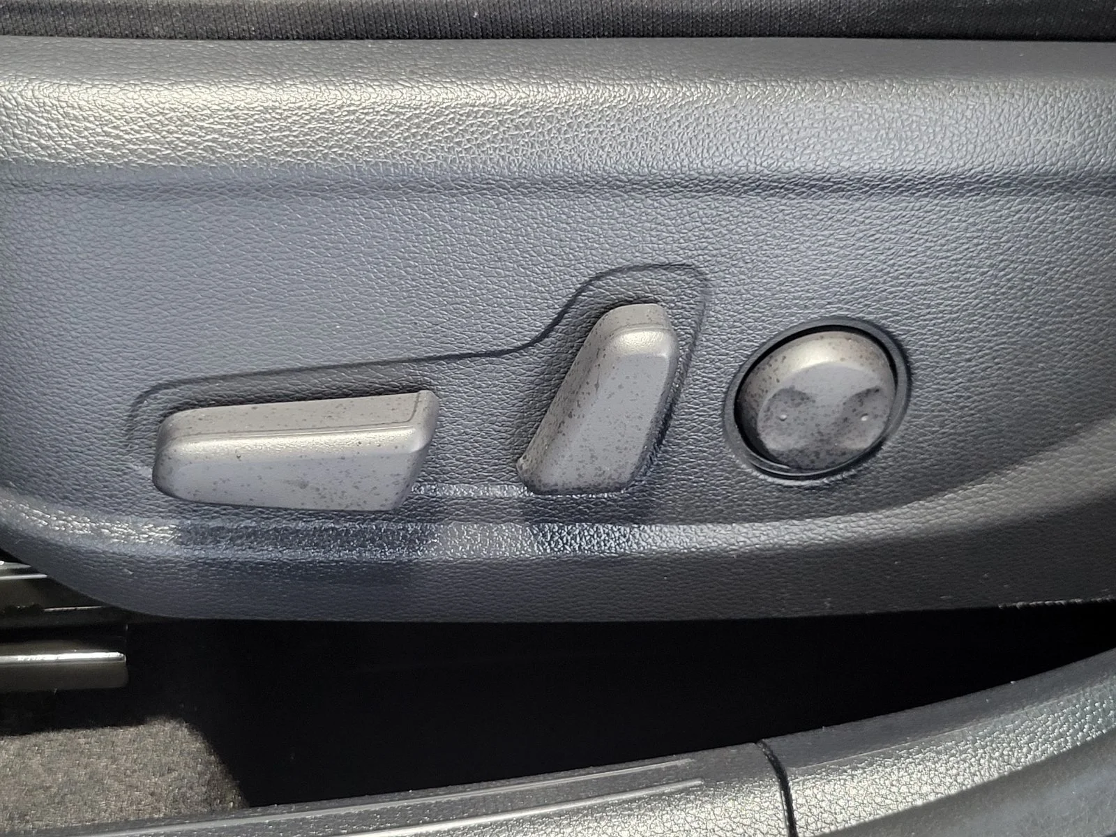 Used 2022 Gray Kia EX image 9