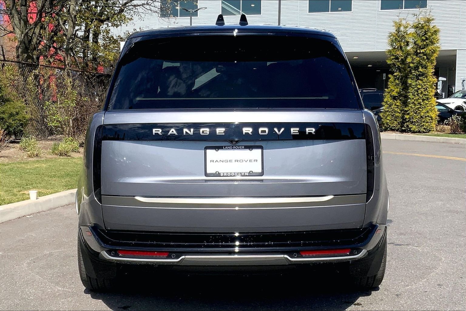 New 2026 Eiger Grey Land Rover SE 7 Seats image 4