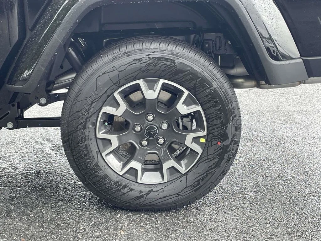 New 2026 Black Clear-Coat Exterior Paint Jeep Sahara image 12