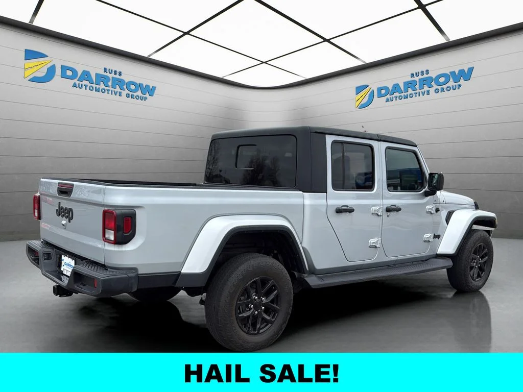 Used 2023 Silver Jeep Sport S image 5