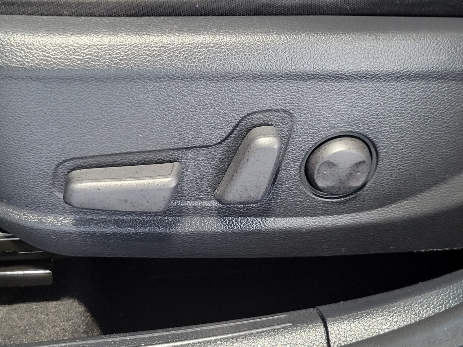 Used 2022 Gray Kia EX image 9