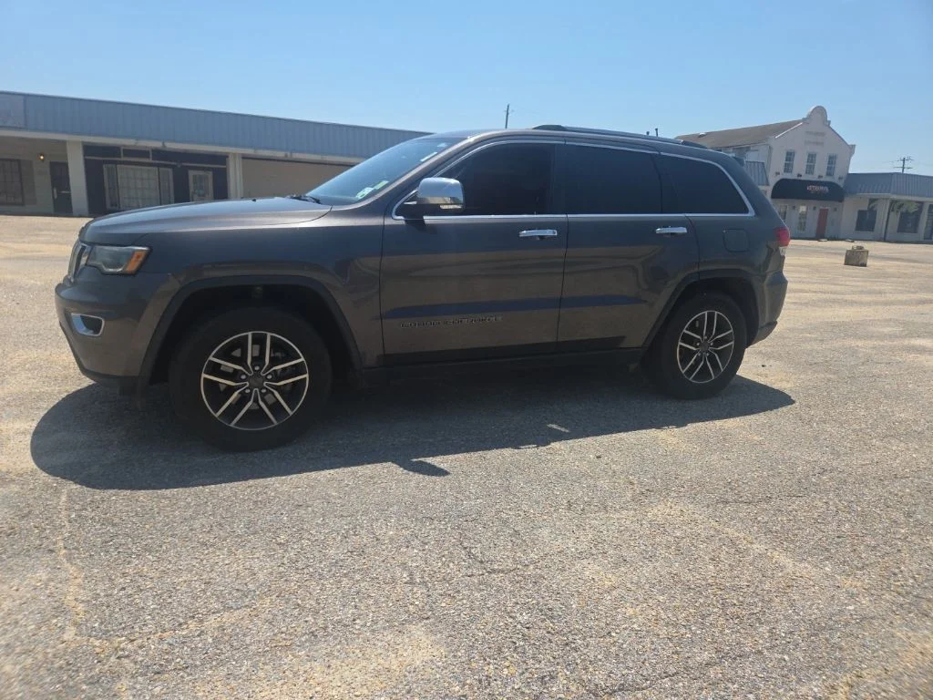 Used 2020 Gray Jeep Limited image 8