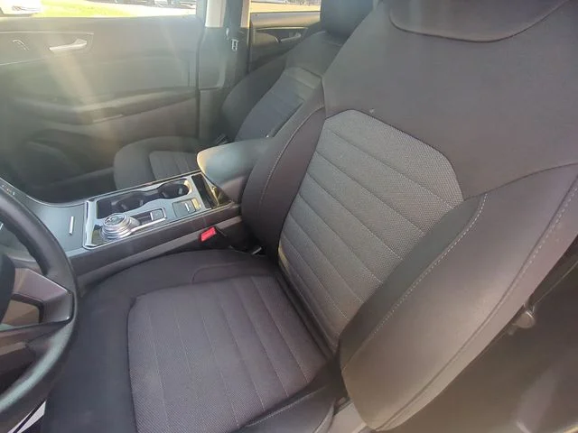 Used 2020 White Ford SE image 21